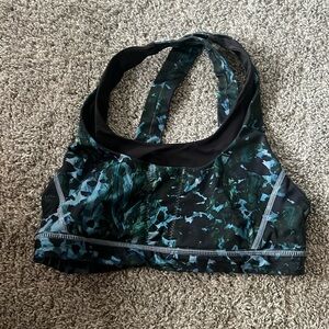 Lululemon sports bra